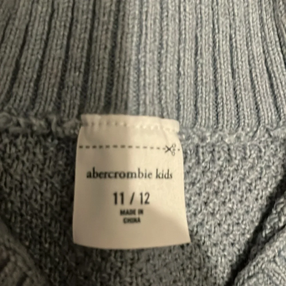 😊 Abercrombie Kids Blue Polo Sweater